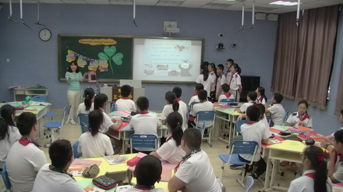 我区教师在青岛市小学英语公开课展示活动中展示毕业